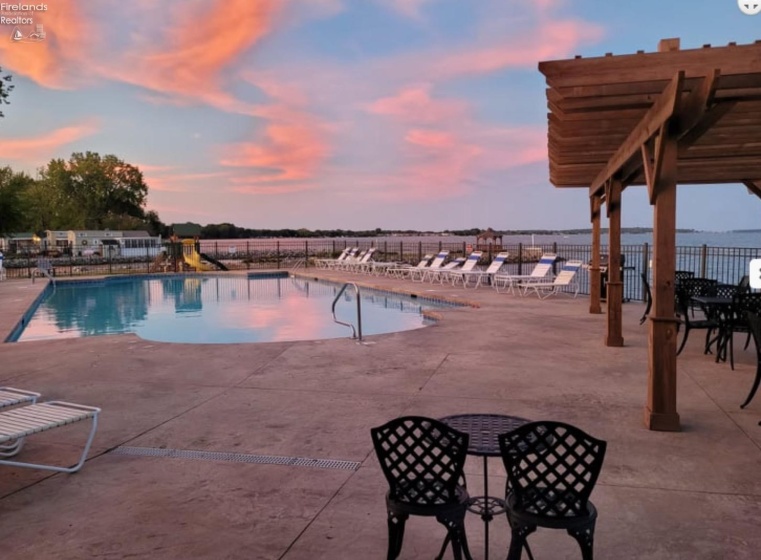 2782 Waterside Court, Marblehead, 43440, 3 Bedrooms Bedrooms, ,4 BathroomsBathrooms,Residential,For Sale,Waterside,20260936