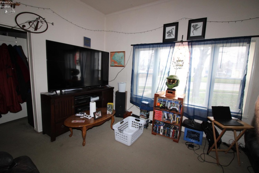 415 Fremont Road, Port Clinton, 43452, 2 Bedrooms Bedrooms, ,1 BathroomBathrooms,Residential,For Sale,Fremont,20260949