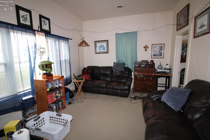 415 Fremont Road, Port Clinton, 43452, 2 Bedrooms Bedrooms, ,1 BathroomBathrooms,Residential,For Sale,Fremont,20260949