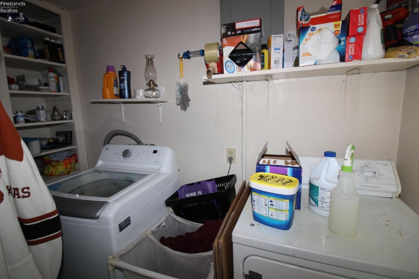 415 Fremont Road, Port Clinton, 43452, 2 Bedrooms Bedrooms, ,1 BathroomBathrooms,Residential,For Sale,Fremont,20260949