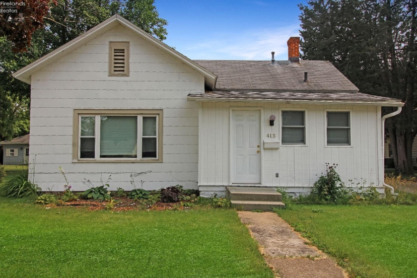 415 Fremont Road, Port Clinton, 43452, 2 Bedrooms Bedrooms, ,1 BathroomBathrooms,Residential,For Sale,Fremont,20260949