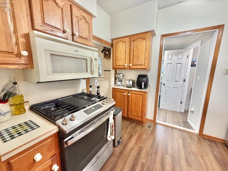 305 Louise Avenue, Bellevue, 44811, 3 Bedrooms Bedrooms, ,2 BathroomsBathrooms,Residential,For Sale,Louise,20260894