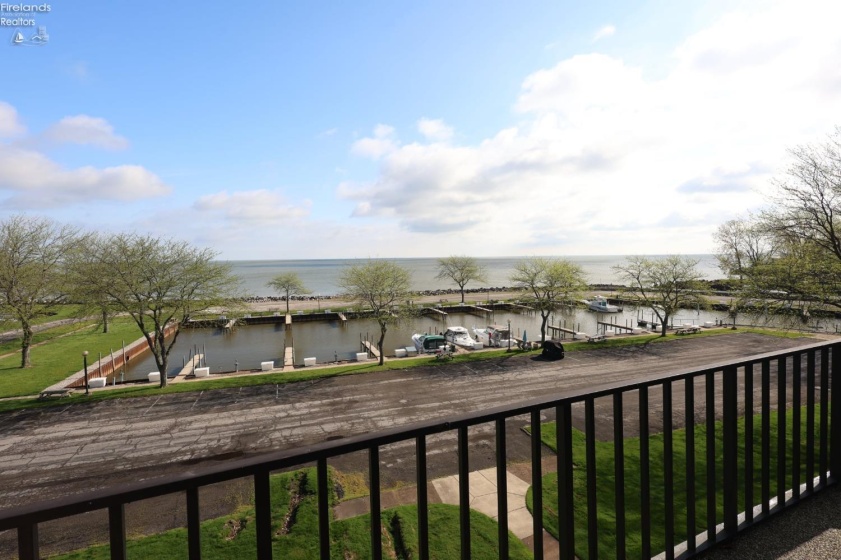 645 Mariner Village, Huron, 44839, 3 Bedrooms Bedrooms, ,3 BathroomsBathrooms,Residential,For Sale,Mariner Village,20260918