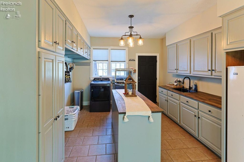 4010 Drake Road, Norwalk, 44857, 4 Bedrooms Bedrooms, ,2 BathroomsBathrooms,Residential,For Sale,Drake,20260950