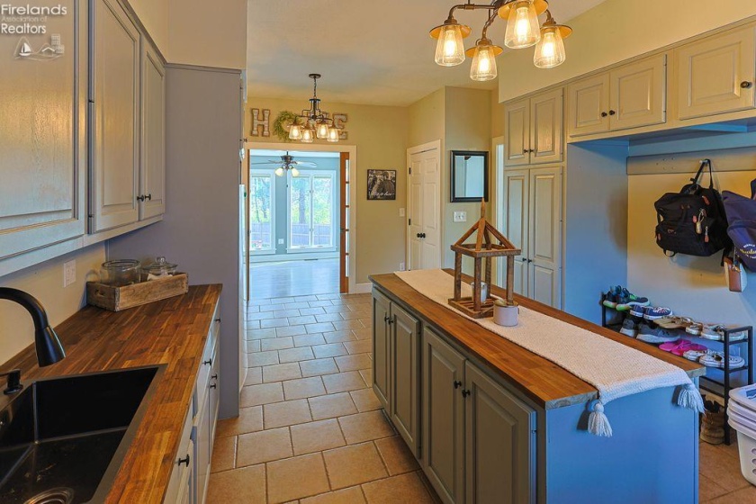 4010 Drake Road, Norwalk, 44857, 4 Bedrooms Bedrooms, ,2 BathroomsBathrooms,Residential,For Sale,Drake,20260950