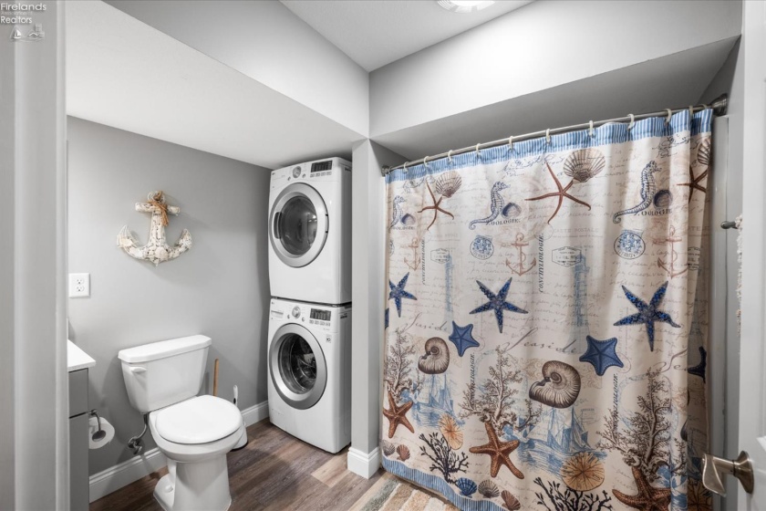 1254 Tri-motor, Put-In-Bay, 43456, 4 Bedrooms Bedrooms, ,2 BathroomsBathrooms,Residential,For Sale,Tri-motor,20260961