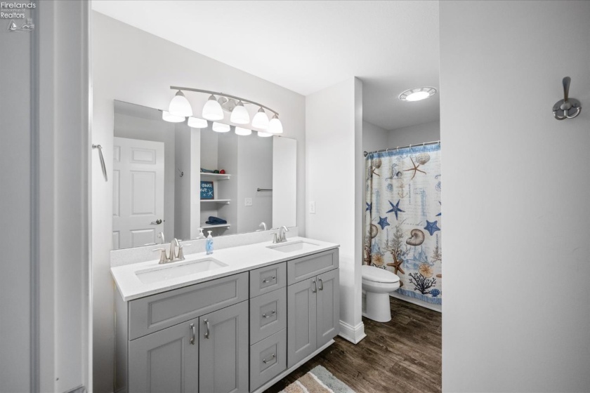 1254 Tri-motor, Put-In-Bay, 43456, 4 Bedrooms Bedrooms, ,2 BathroomsBathrooms,Residential,For Sale,Tri-motor,20260961