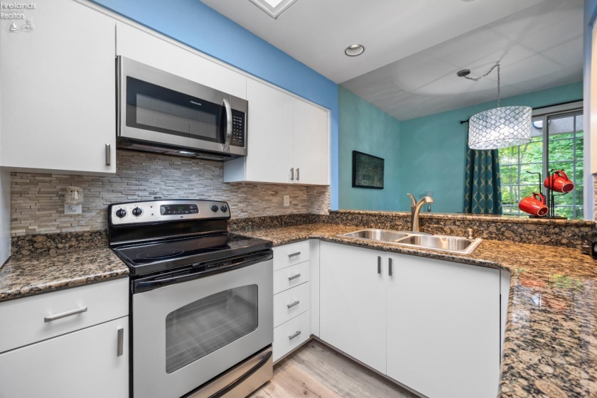 4370 Marin Woods Drive, Port Clinton, 43452, 2 Bedrooms Bedrooms, ,3 BathroomsBathrooms,Residential,For Sale,Marin Woods,20260965