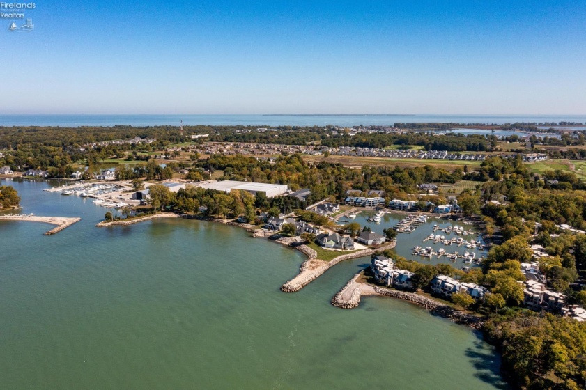 4370 Marin Woods Drive, Port Clinton, 43452, 2 Bedrooms Bedrooms, ,3 BathroomsBathrooms,Residential,For Sale,Marin Woods,20260965