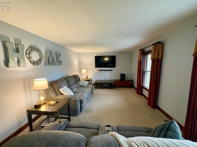 2533 Foxfire Lane, Findlay, 45840, 4 Bedrooms Bedrooms, ,3 BathroomsBathrooms,Residential,For Sale,Foxfire,20260964