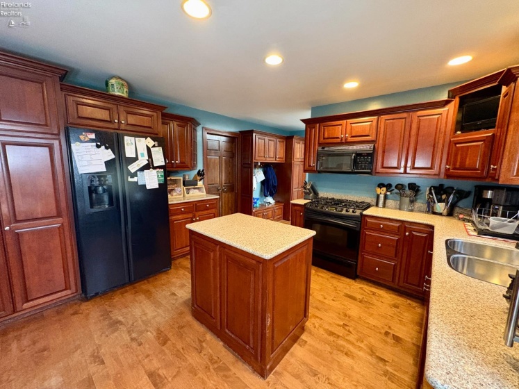 2533 Foxfire Lane, Findlay, 45840, 4 Bedrooms Bedrooms, ,3 BathroomsBathrooms,Residential,For Sale,Foxfire,20260964