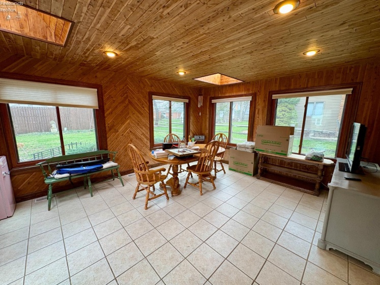 2533 Foxfire Lane, Findlay, 45840, 4 Bedrooms Bedrooms, ,3 BathroomsBathrooms,Residential,For Sale,Foxfire,20260964