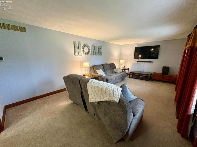 2533 Foxfire Lane, Findlay, 45840, 4 Bedrooms Bedrooms, ,3 BathroomsBathrooms,Residential,For Sale,Foxfire,20260964