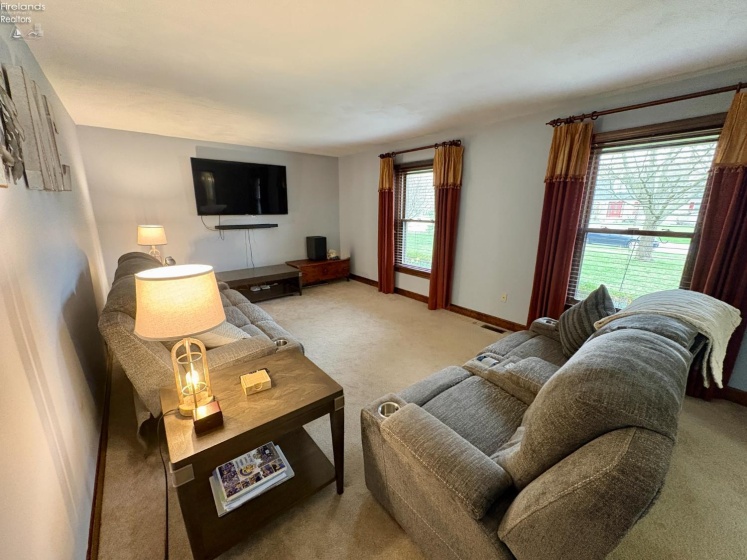 2533 Foxfire Lane, Findlay, 45840, 4 Bedrooms Bedrooms, ,3 BathroomsBathrooms,Residential,For Sale,Foxfire,20260964