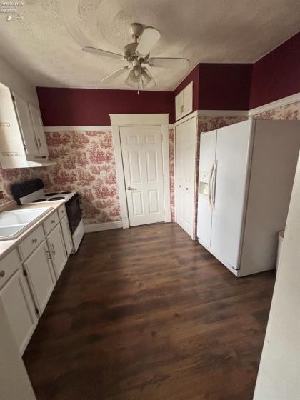 54 Raymond Avenue, Shelby, 44875, ,Multiple Units,For Sale,Raymond,20260968