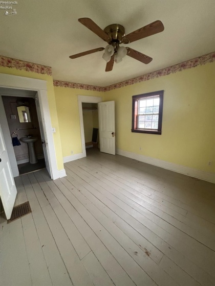 54 Raymond Avenue, Shelby, 44875, ,Multiple Units,For Sale,Raymond,20260968