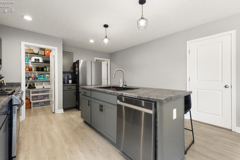 3712 Delwood Drive, Port Clinton, 43452, 3 Bedrooms Bedrooms, ,3 BathroomsBathrooms,Residential,For Sale,Delwood,20260881