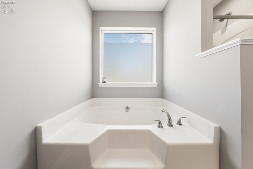 3712 Delwood Drive, Port Clinton, 43452, 3 Bedrooms Bedrooms, ,3 BathroomsBathrooms,Residential,For Sale,Delwood,20260881