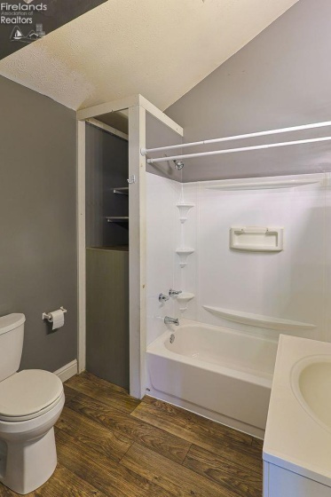 250 Woodlawn Avenue, Norwalk, 44857, 2 Bedrooms Bedrooms, ,1 BathroomBathrooms,Residential,For Sale,Woodlawn,20260986