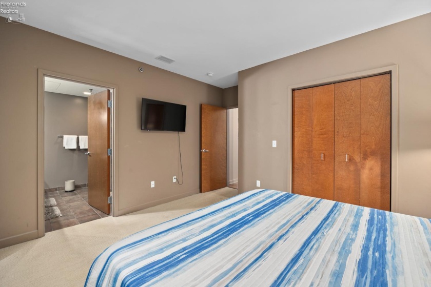 401 Shoreline Drive, Sandusky, 44870, 3 Bedrooms Bedrooms, ,2 BathroomsBathrooms,Residential,For Sale,Shoreline,20260878