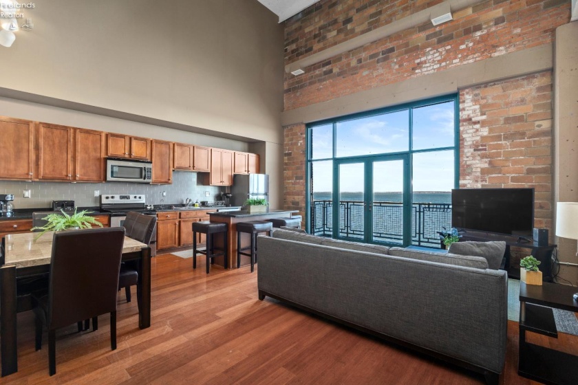 401 Shoreline Drive, Sandusky, 44870, 3 Bedrooms Bedrooms, ,2 BathroomsBathrooms,Residential,For Sale,Shoreline,20260878