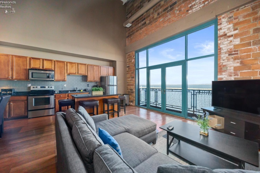 401 Shoreline Drive, Sandusky, 44870, 3 Bedrooms Bedrooms, ,2 BathroomsBathrooms,Residential,For Sale,Shoreline,20260878