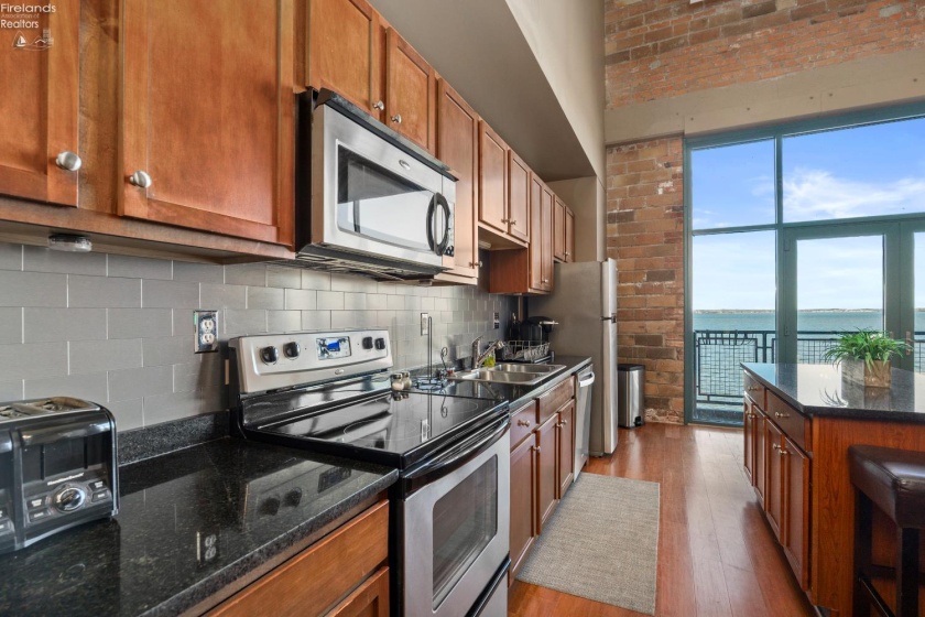 401 Shoreline Drive, Sandusky, 44870, 3 Bedrooms Bedrooms, ,2 BathroomsBathrooms,Residential,For Sale,Shoreline,20260878