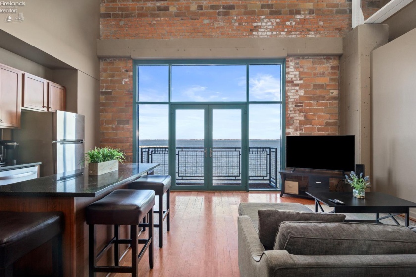 401 Shoreline Drive, Sandusky, 44870, 3 Bedrooms Bedrooms, ,2 BathroomsBathrooms,Residential,For Sale,Shoreline,20260878