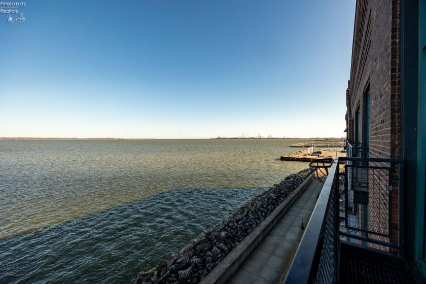 401 Shoreline Drive, Sandusky, 44870, 3 Bedrooms Bedrooms, ,2 BathroomsBathrooms,Residential,For Sale,Shoreline,20260878