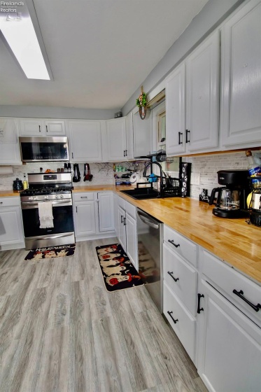 3117 Bayview Lane, Sandusky, 44870, 3 Bedrooms Bedrooms, ,2 BathroomsBathrooms,Residential,For Sale,Bayview,20260996