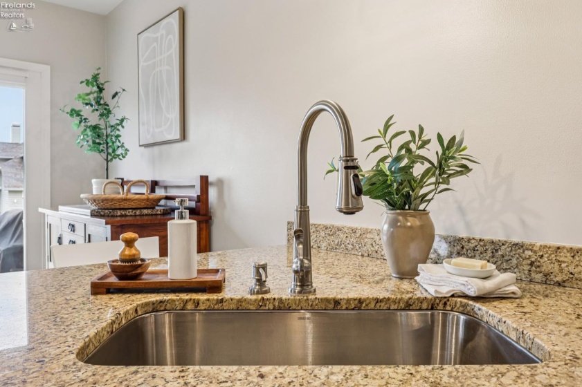 608 Monument View, Marblehead, 43440, 2 Bedrooms Bedrooms, ,3 BathroomsBathrooms,Residential,For Sale,Monument View,20260990