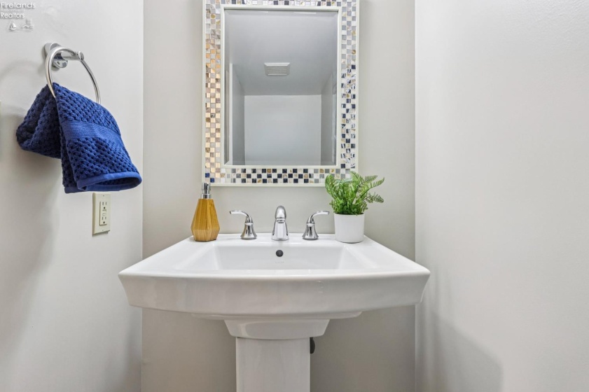 608 Monument View, Marblehead, 43440, 2 Bedrooms Bedrooms, ,3 BathroomsBathrooms,Residential,For Sale,Monument View,20260990