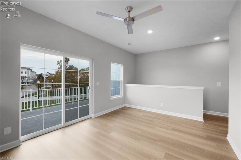 445 Harbor Lane, Lorain, 44052, ,3 BathroomsBathrooms,Residential,For Sale,Harbor,20261006