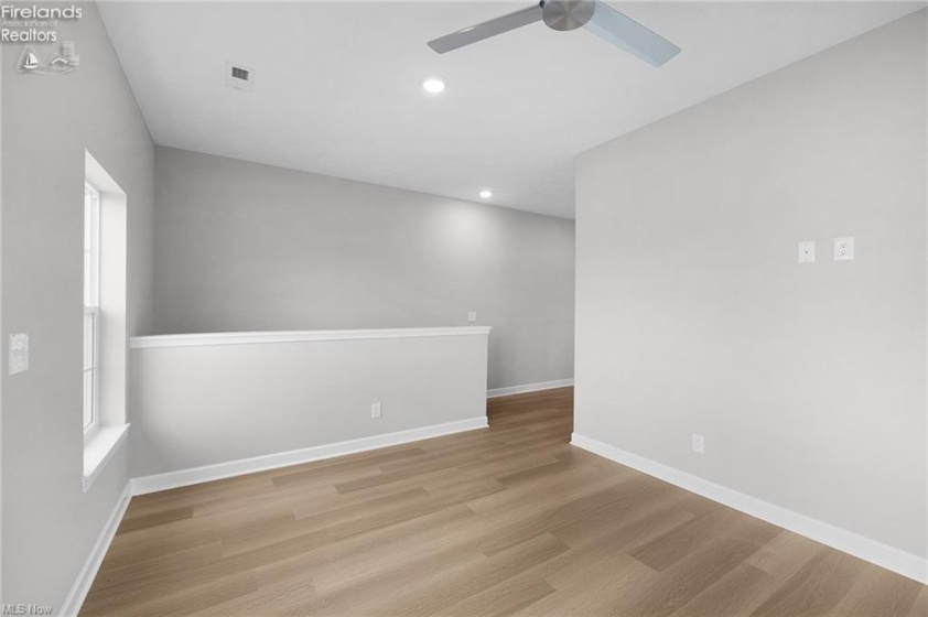 445 Harbor Lane, Lorain, 44052, ,3 BathroomsBathrooms,Residential,For Sale,Harbor,20261006