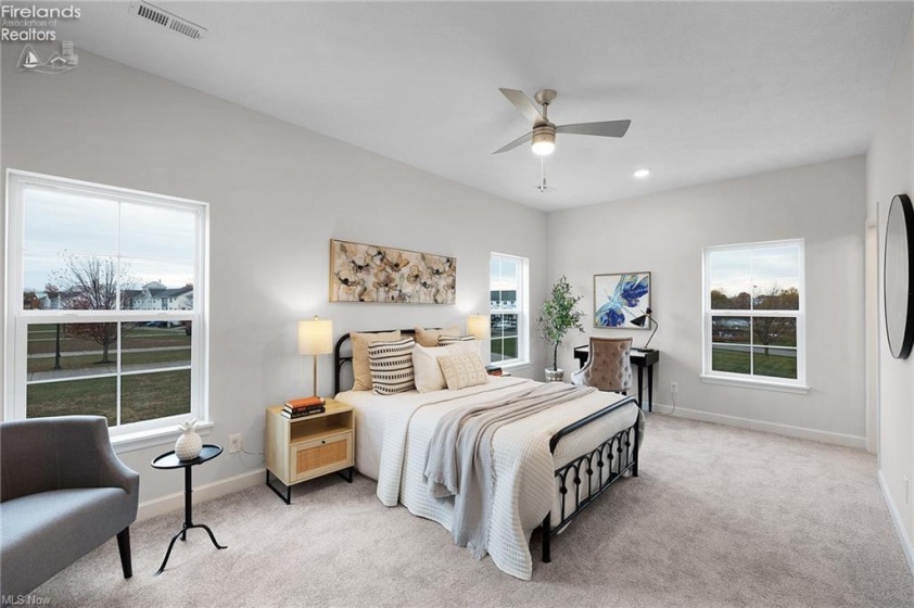 445 Harbor Lane, Lorain, 44052, ,3 BathroomsBathrooms,Residential,For Sale,Harbor,20261006