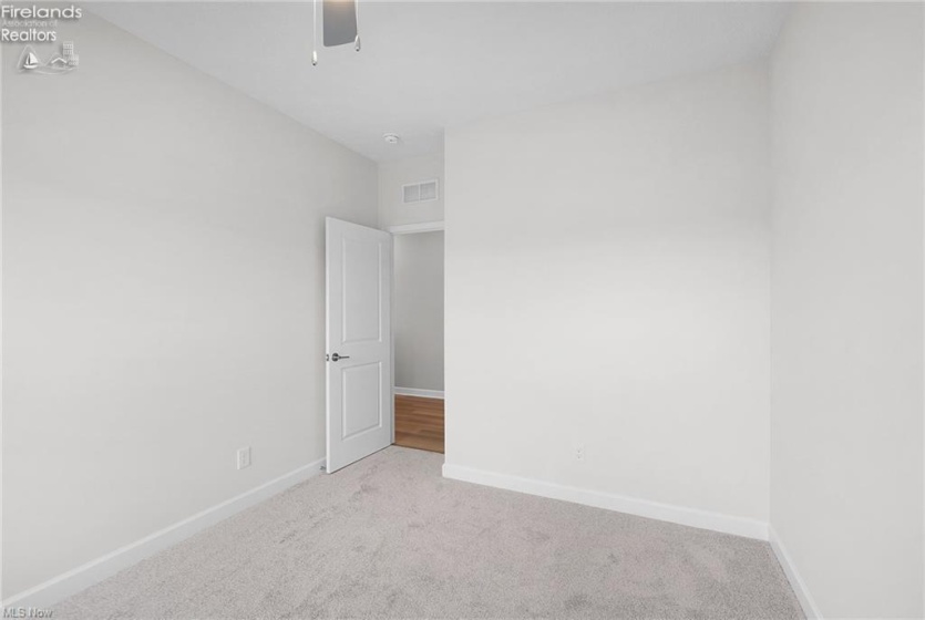 445 Harbor Lane, Lorain, 44052, ,3 BathroomsBathrooms,Residential,For Sale,Harbor,20261006