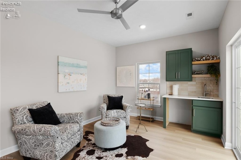 445 Harbor Lane, Lorain, 44052, ,3 BathroomsBathrooms,Residential,For Sale,Harbor,20261006