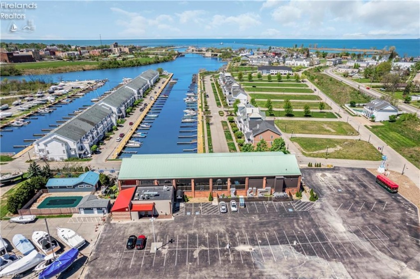 445 Harbor Lane, Lorain, 44052, ,3 BathroomsBathrooms,Residential,For Sale,Harbor,20261006