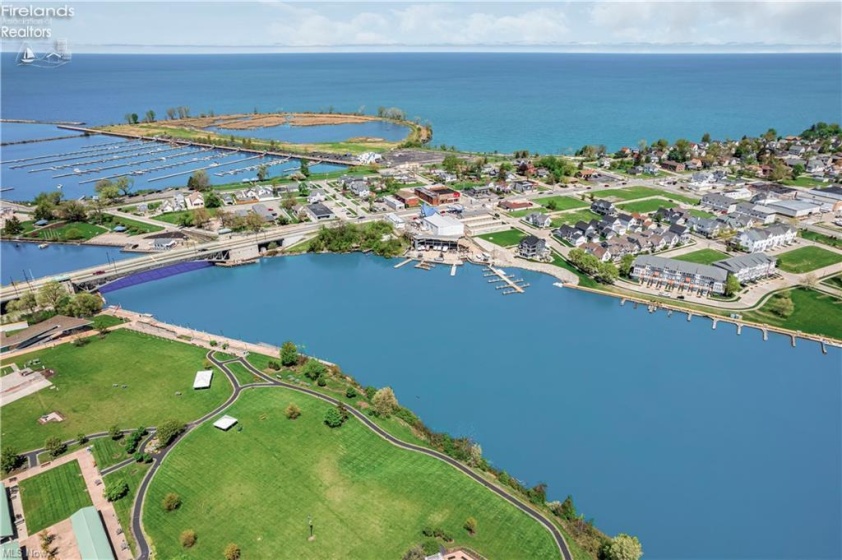 445 Harbor Lane, Lorain, 44052, ,3 BathroomsBathrooms,Residential,For Sale,Harbor,20261006