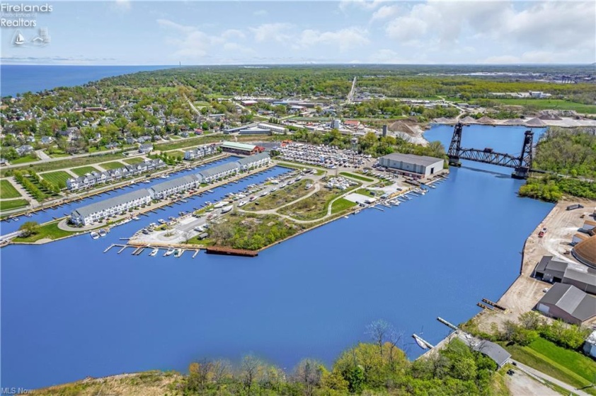 445 Harbor Lane, Lorain, 44052, ,3 BathroomsBathrooms,Residential,For Sale,Harbor,20261006