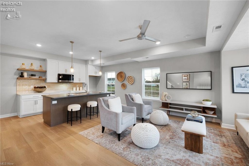 445 Harbor Lane, Lorain, 44052, ,3 BathroomsBathrooms,Residential,For Sale,Harbor,20261006