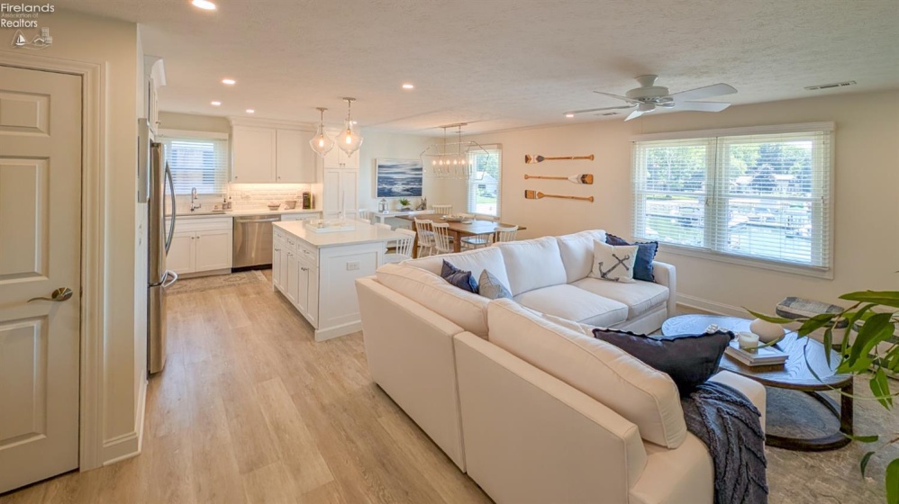 2188 Carriage Lane, Port Clinton, 43452, 2 Bedrooms Bedrooms, ,2 BathroomsBathrooms,Residential,For Sale,Carriage,20260974