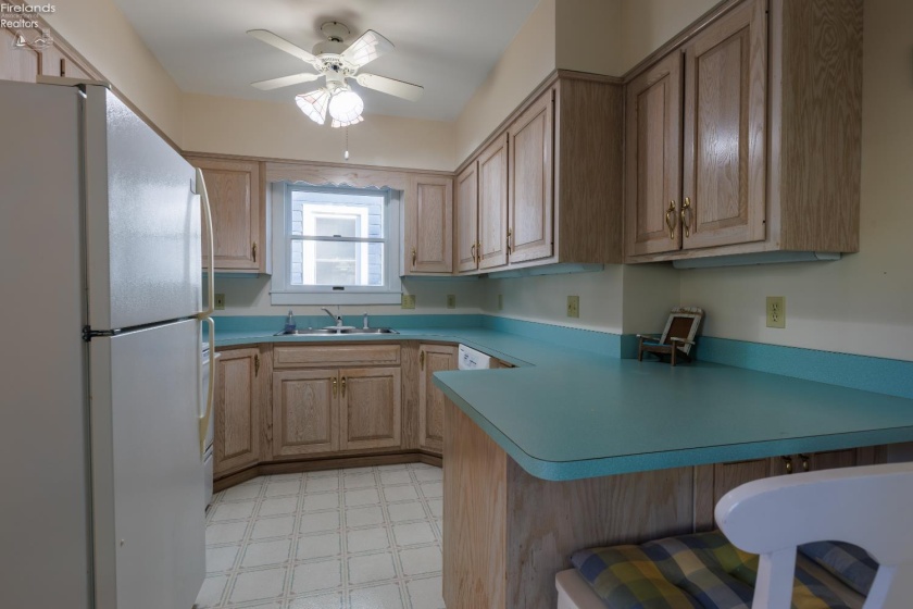 170 Jasmine Avenue, Lakeside, 43440, 5 Bedrooms Bedrooms, ,2 BathroomsBathrooms,Residential,For Sale,Jasmine,20260621