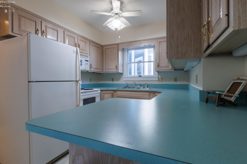 170 Jasmine Avenue, Lakeside, 43440, 5 Bedrooms Bedrooms, ,2 BathroomsBathrooms,Residential,For Sale,Jasmine,20260621