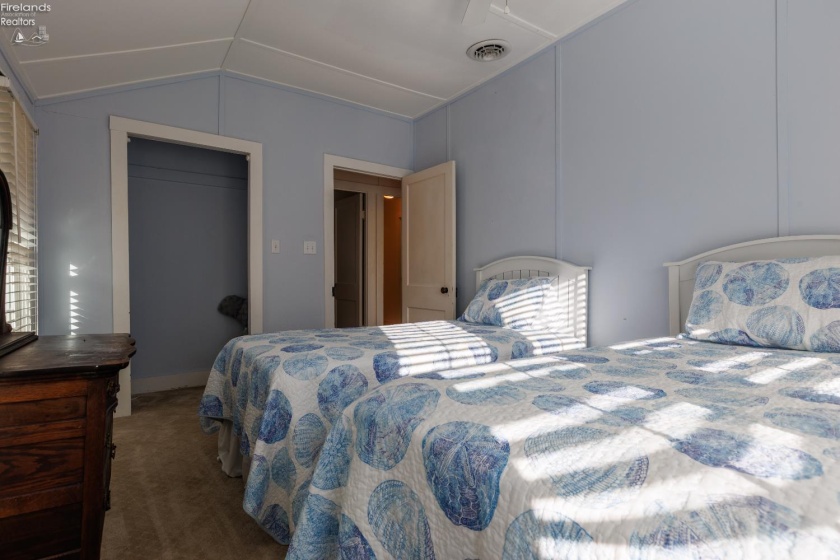 170 Jasmine Avenue, Lakeside, 43440, 5 Bedrooms Bedrooms, ,2 BathroomsBathrooms,Residential,For Sale,Jasmine,20260621