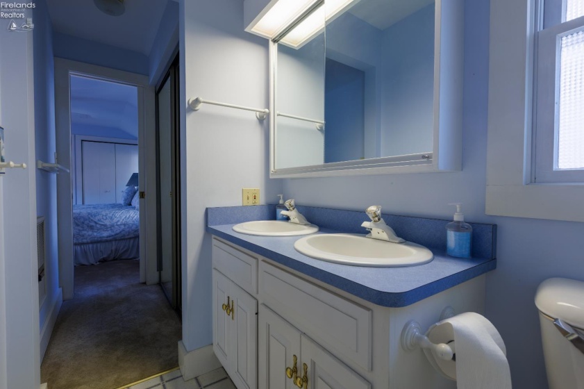 170 Jasmine Avenue, Lakeside, 43440, 5 Bedrooms Bedrooms, ,2 BathroomsBathrooms,Residential,For Sale,Jasmine,20260621