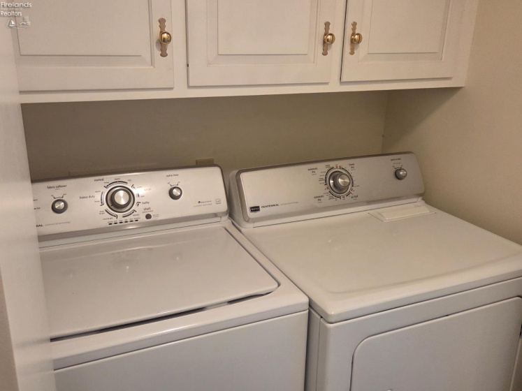 170 Jasmine Avenue, Lakeside, 43440, 5 Bedrooms Bedrooms, ,2 BathroomsBathrooms,Residential,For Sale,Jasmine,20260621