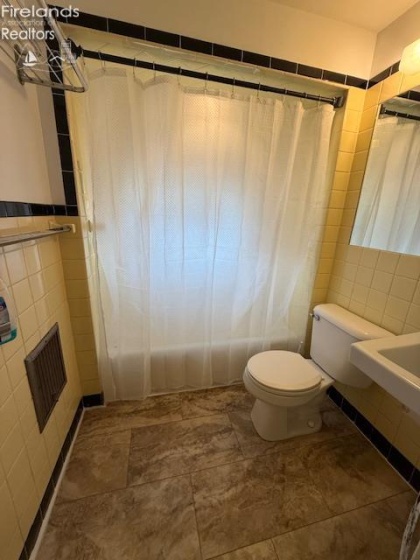 811 W Osborne st Street, Sandusky, 44870, ,Multiple Units,For Sale,W Osborne st,20261021