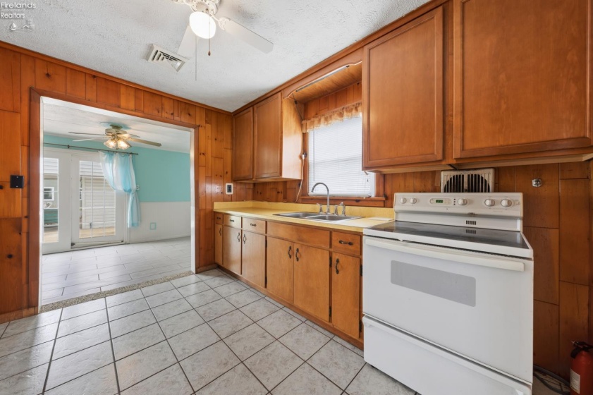 271 Willow Dale Road, Marblehead, 43440, 2 Bedrooms Bedrooms, ,1 BathroomBathrooms,Residential,For Sale,Willow Dale,20260999