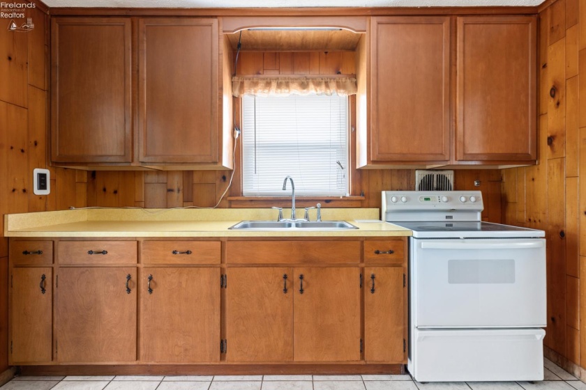 271 Willow Dale Road, Marblehead, 43440, 2 Bedrooms Bedrooms, ,1 BathroomBathrooms,Residential,For Sale,Willow Dale,20260999